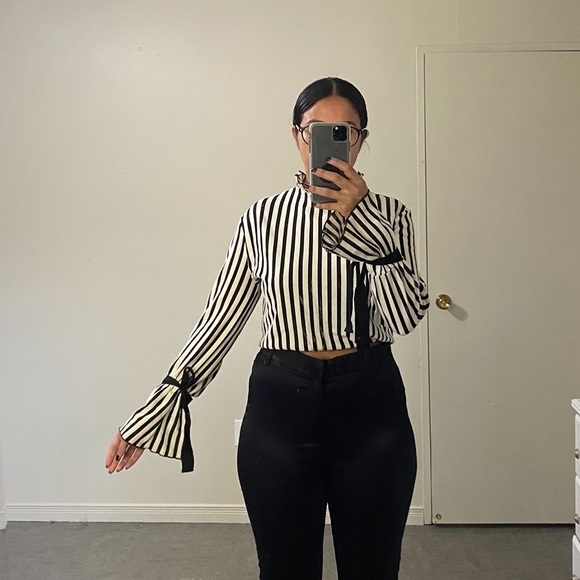 🛍️ZARA LIMITED EDITION. BEAUTIFUL OPEN BACK TOP - Picture 3 of 6